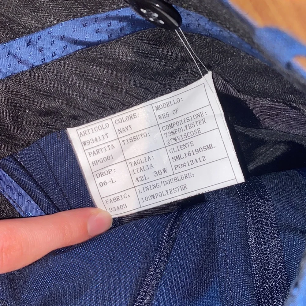 Suit - Picture 4 of 4